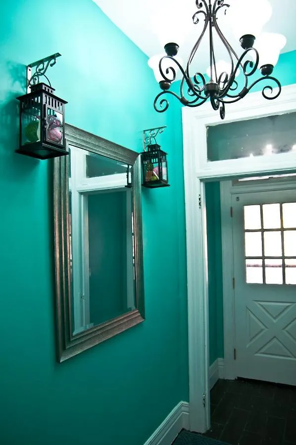 Colour Cube Guest House Toronto Downtown East