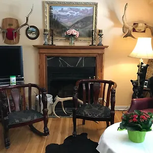 Holiday Lodge Bed And Breakfast Canada